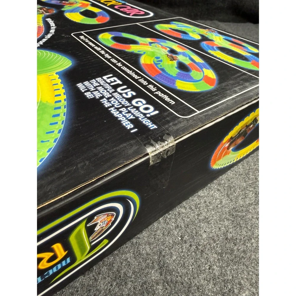 72 Toys Noctilucent Track Car 150 Piece Glow in the Dark Flexible Race Set